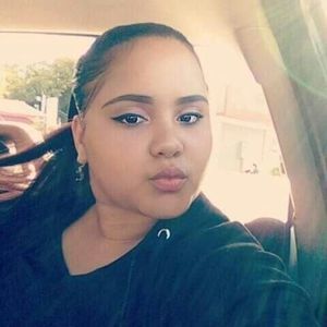 Meet your Posher, Yal